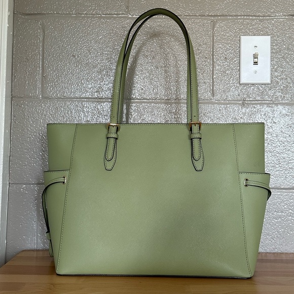 Michael Kors Large Draw String Travel Tote - Picture 2 of 7